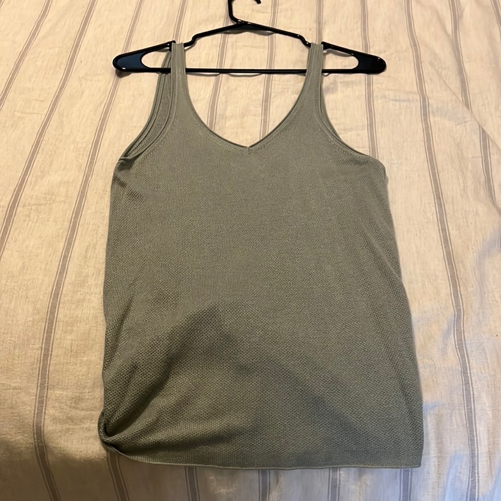 EUC Rare Lululemon Top